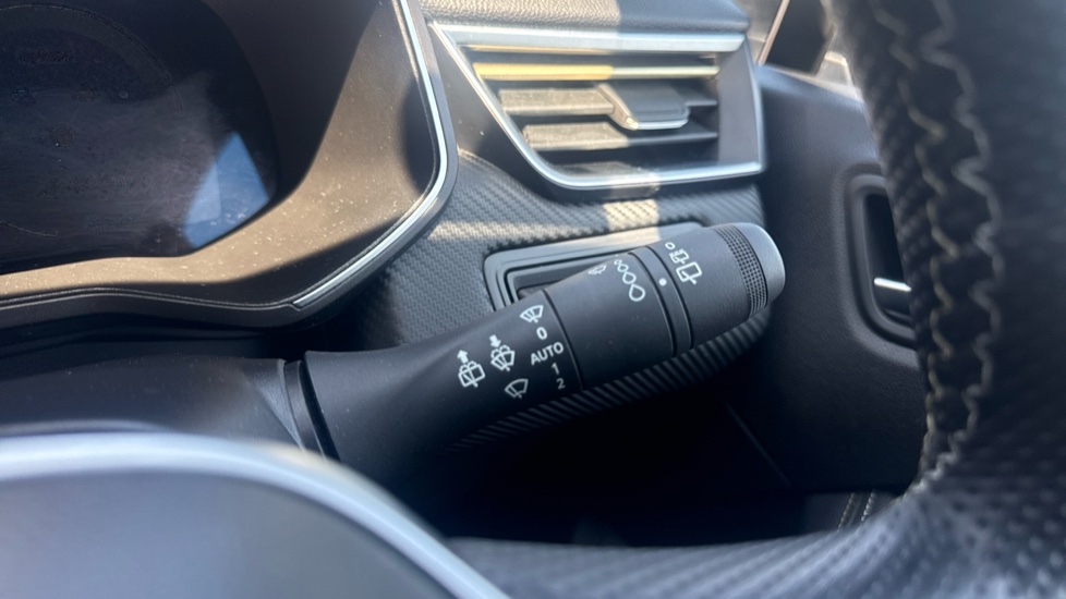 Renault Clio 1.6 E-TECH full hybrid 145 Engineered 5dr Auto Hybrid Hatchback - Image 32