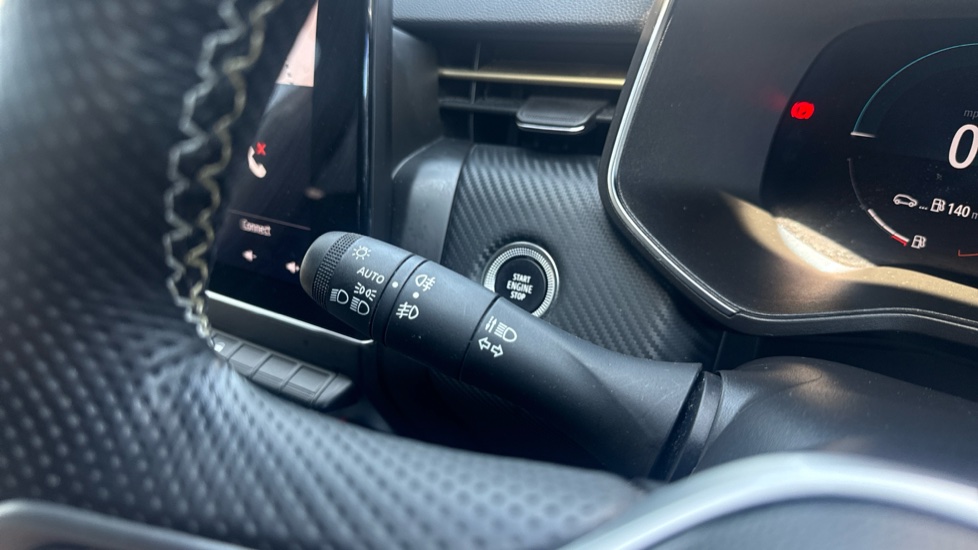 Renault Clio 1.6 E-TECH full hybrid 145 Engineered 5dr Auto Hybrid Hatchback - Image 33