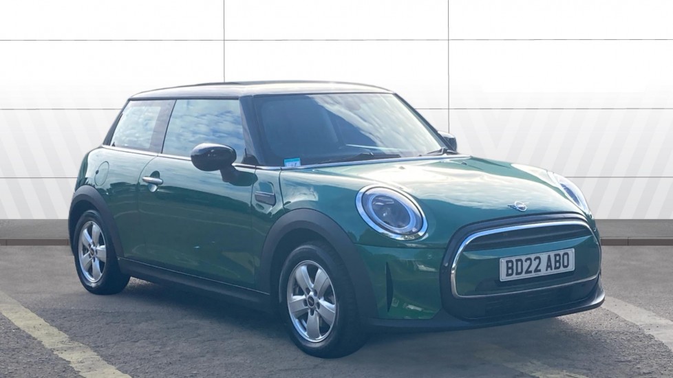 MINI Hatchback 1.5 Cooper Classic 3dr Auto Petrol Hatchback - Image 1