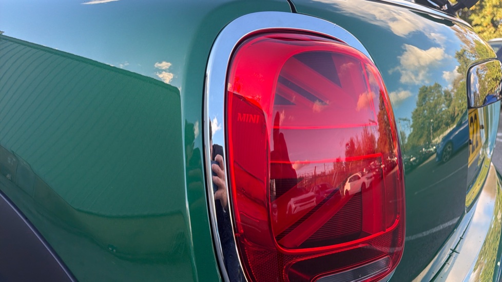 MINI Hatchback 1.5 Cooper Classic 3dr Auto Petrol Hatchback - Image 39