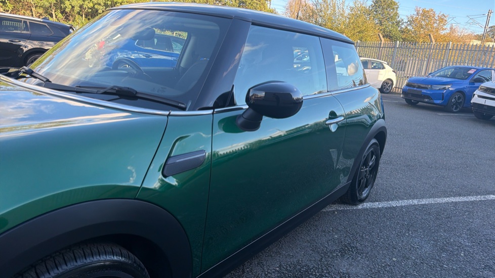 MINI Hatchback 1.5 Cooper Classic 3dr Auto Petrol Hatchback - Image 40