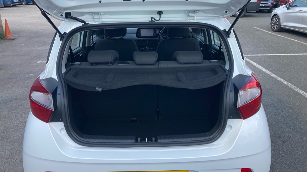Hyundai i10 1.2 MPi SE Connect 5dr Auto Petrol Hatchback - Image 4