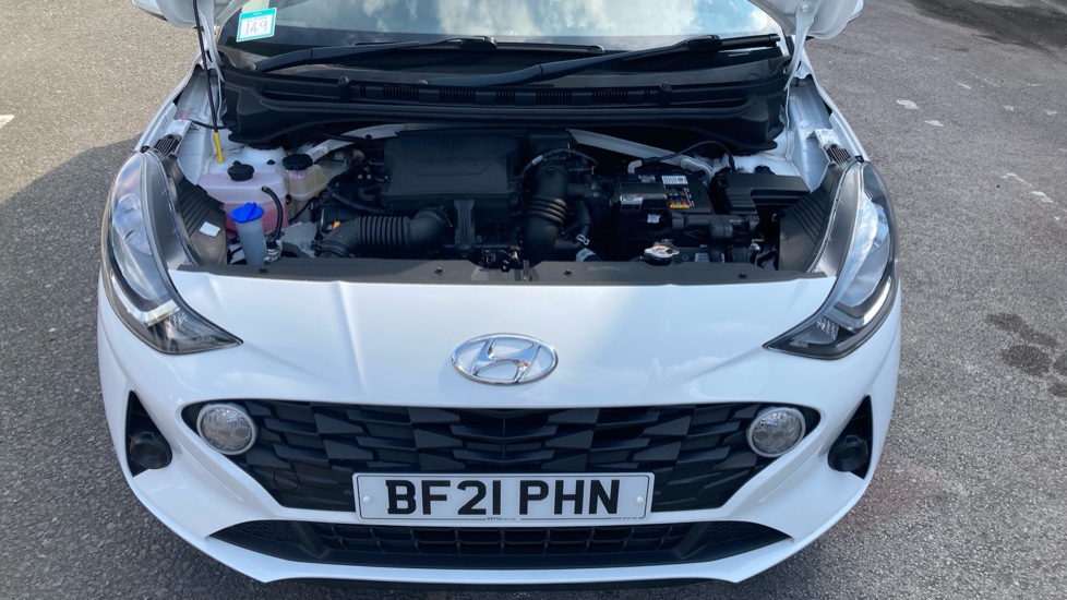 Hyundai i10 1.2 MPi SE Connect 5dr Auto Petrol Hatchback - Image 8