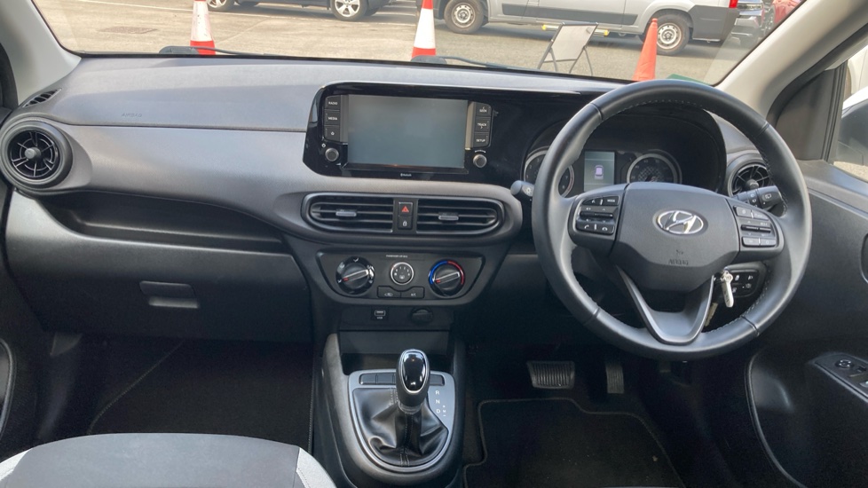 Hyundai i10 1.2 MPi SE Connect 5dr Auto Petrol Hatchback - Image 10