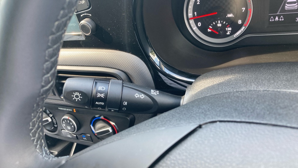 Hyundai i10 1.2 MPi SE Connect 5dr Auto Petrol Hatchback - Image 25