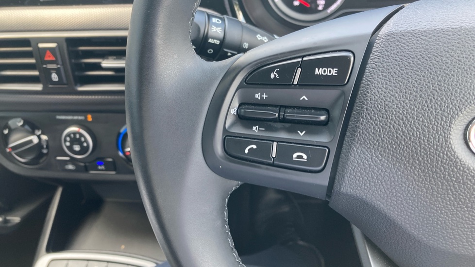 Hyundai i10 1.2 MPi SE Connect 5dr Auto Petrol Hatchback - Image 27