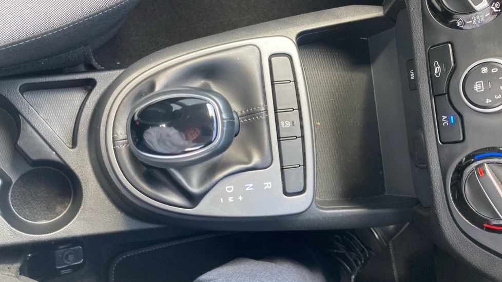 Hyundai i10 1.2 MPi SE Connect 5dr Auto Petrol Hatchback - Image 35