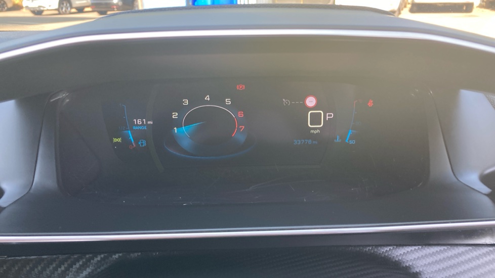Peugeot 208 1.2 PureTech 100 Allure Premium 5dr EAT8 Petrol Hatchback - Image 18