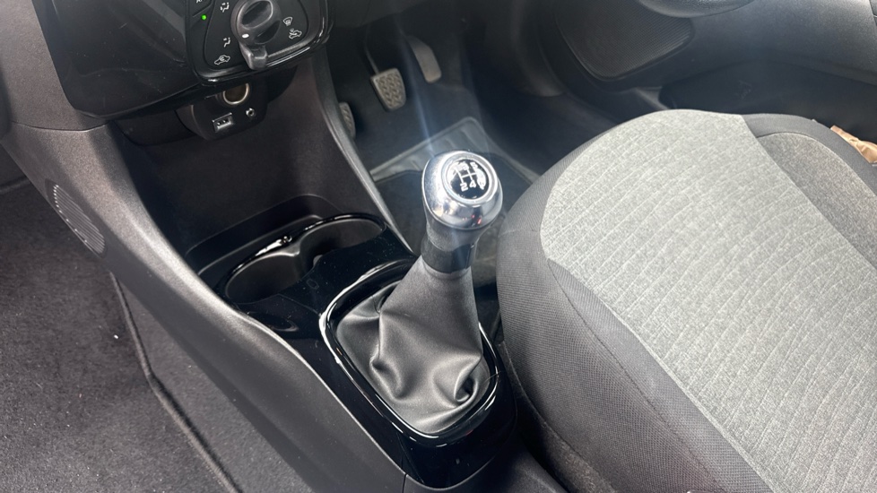 Citroen C1 1.2 PureTech Flair 5dr Petrol Hatchback - Image 13