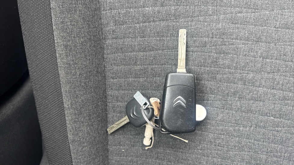 Citroen C1 1.2 PureTech Flair 5dr Petrol Hatchback - Image 20