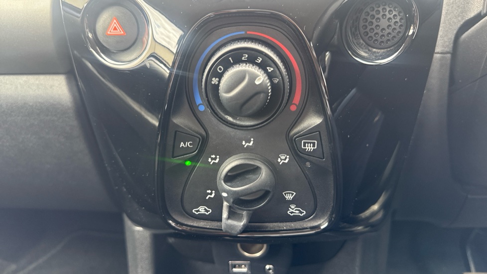Citroen C1 1.2 PureTech Flair 5dr Petrol Hatchback - Image 36