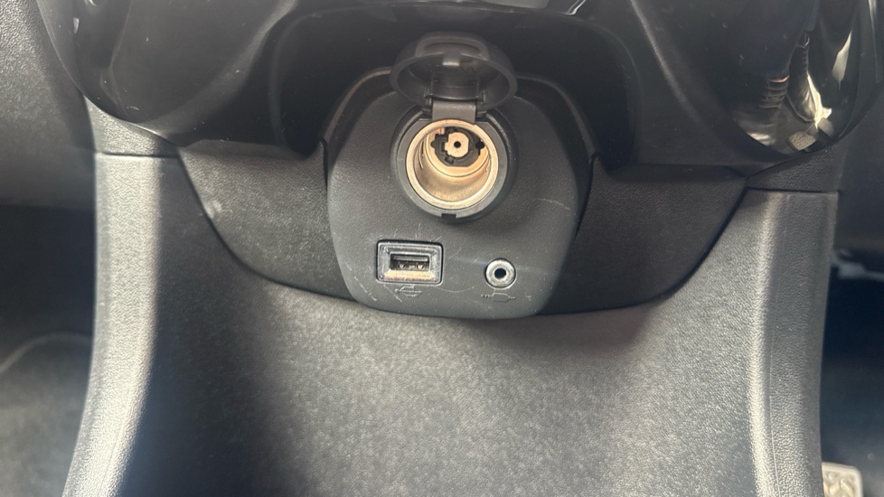 Citroen C1 1.2 PureTech Flair 5dr Petrol Hatchback - Image 37
