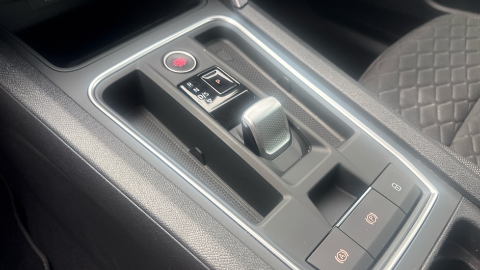 SEAT Leon 1.4 eHybrid FR 5dr DSG Hatchback - Image 13