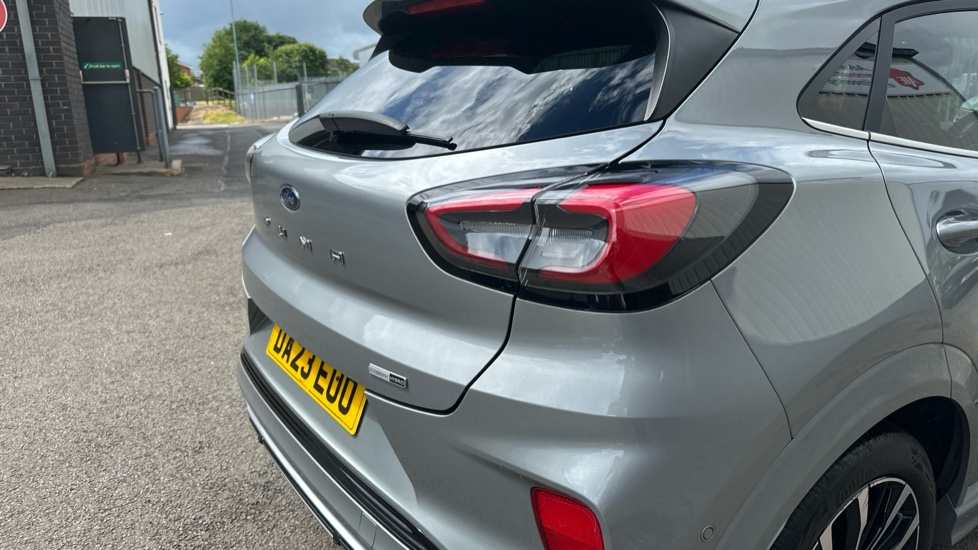 Ford Puma 1.0 EcoBoost Hybr mHEV 155 ST-Line Vignale 5dr DCT Petrol Hatchback - Image 43