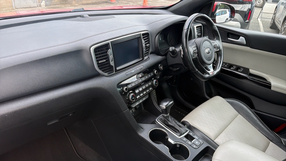 Kia Sportage 2.0 CRDi GT-Line S 5dr Auto [AWD] Diesel Estate - Image 9