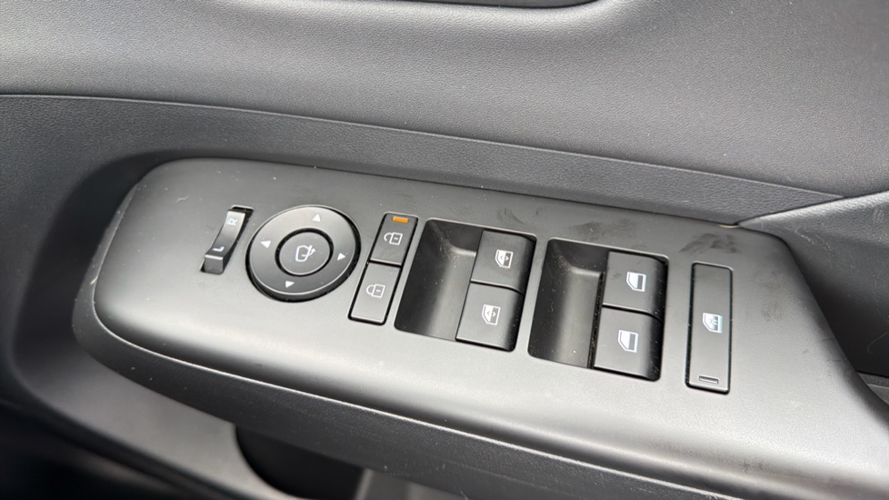 Hyundai KONA 1.6 Hybrid 129 Ultimate 5dr DCT Hybrid Hatchback - Image 21