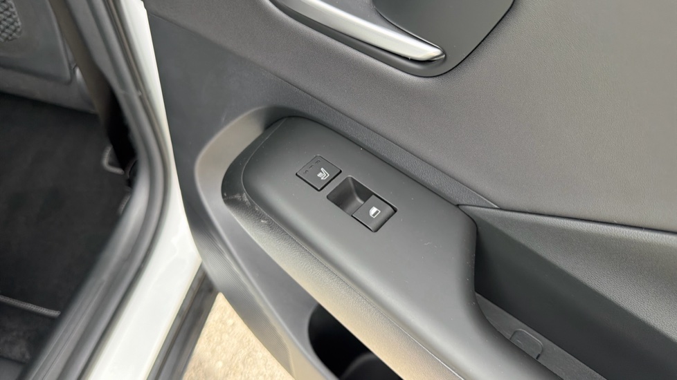 Hyundai KONA 1.6 Hybrid 129 Ultimate 5dr DCT Hybrid Hatchback - Image 42