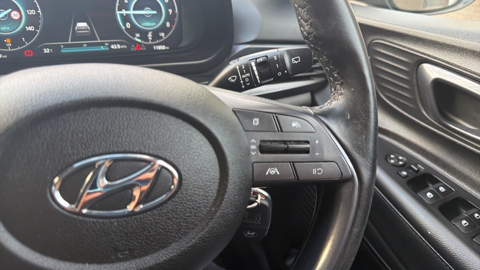 Hyundai BAYON 1.0 TGDi 48V MHEV Premium 5dr DCT Petrol Hatchback - Image 25