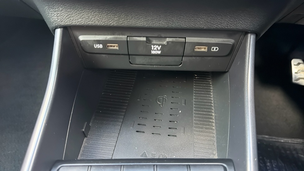Hyundai BAYON 1.0 TGDi 48V MHEV Premium 5dr DCT Petrol Hatchback - Image 33