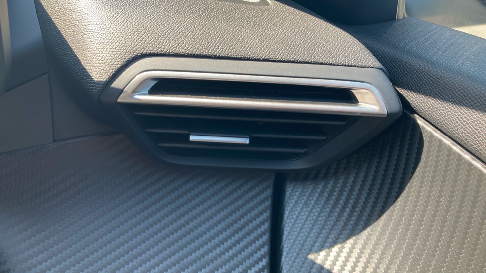 Peugeot 2008 100kW GT 50kWh 5dr Auto Electric Estate - Image 57
