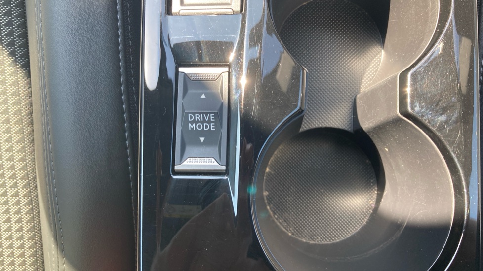 Peugeot 2008 100kW GT 50kWh 5dr Auto Electric Estate - Image 66