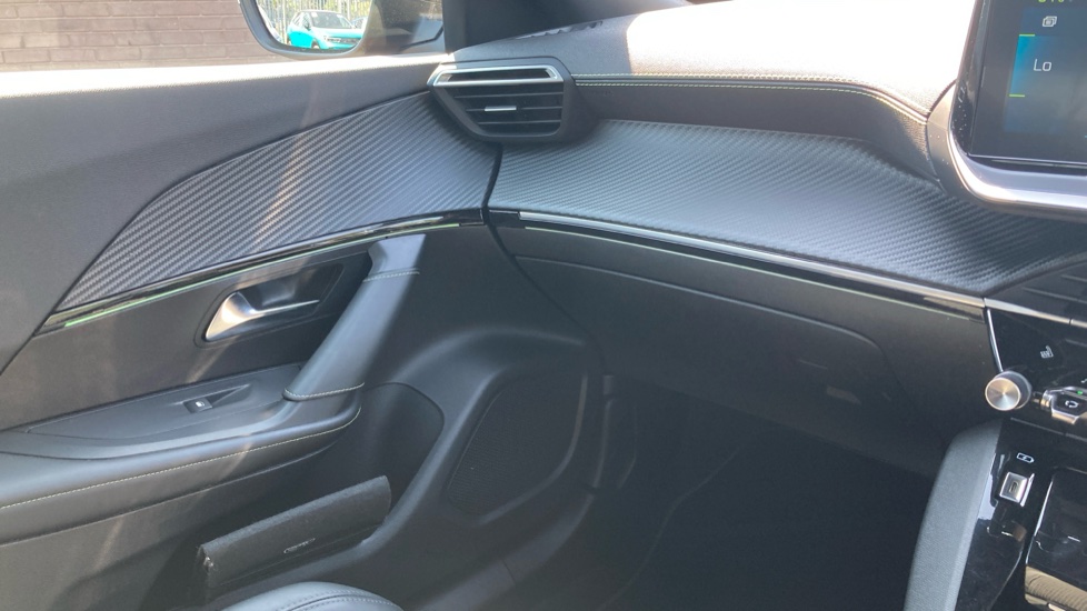Peugeot 2008 100kW GT 50kWh 5dr Auto Electric Estate - Image 73