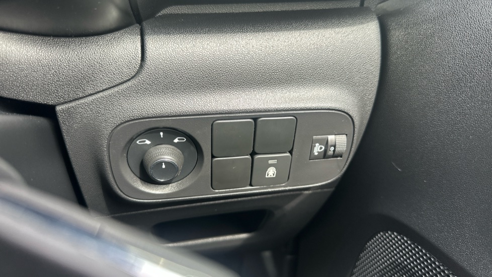 Citroen C3 1.2 PureTech C-Series Edition 5dr Petrol Hatchback - Image 26