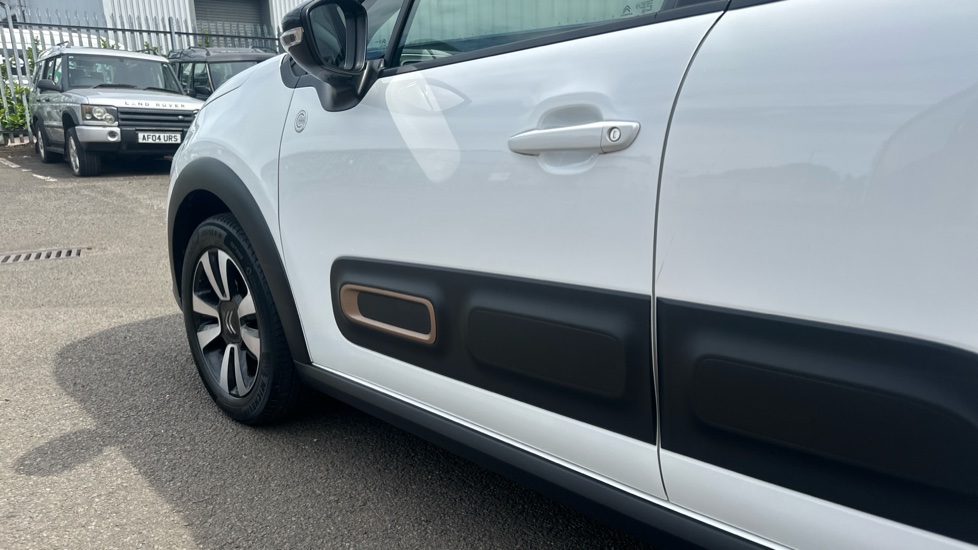 Citroen C3 1.2 PureTech C-Series Edition 5dr Petrol Hatchback - Image 41