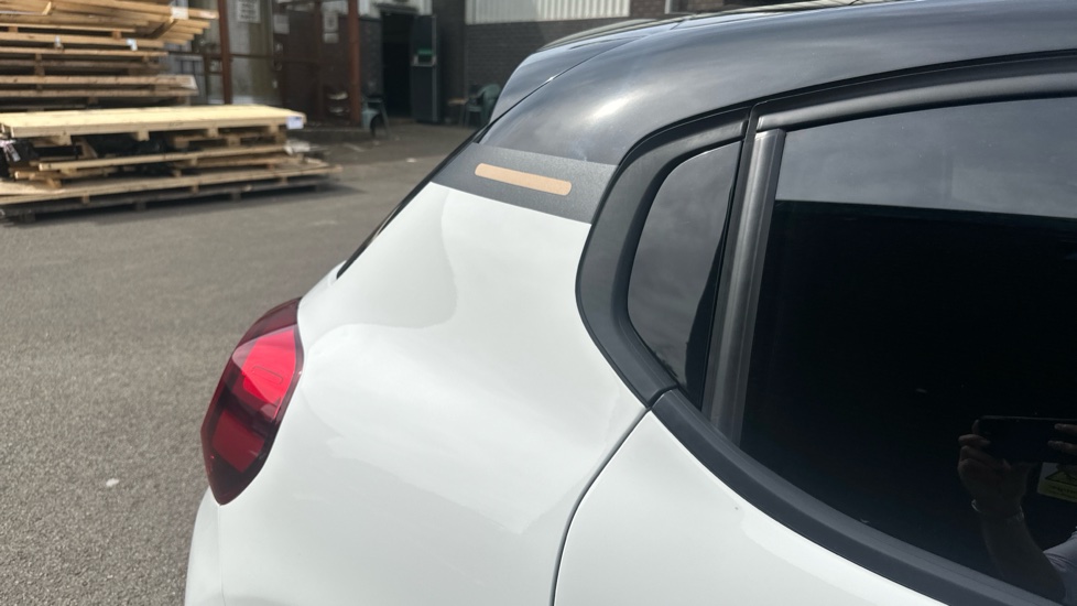 Citroen C3 1.2 PureTech C-Series Edition 5dr Petrol Hatchback - Image 47