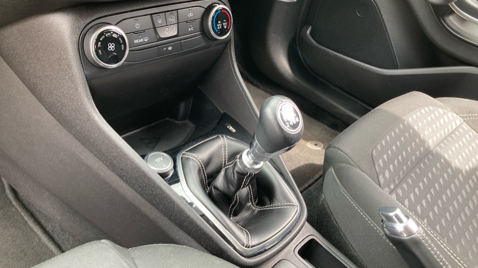Ford Fiesta 1.5 TDCi Zetec 5dr Diesel Hatchback - Image 13