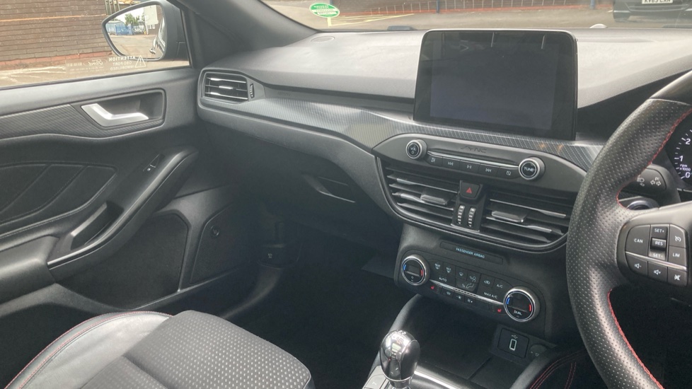 Ford Focus 1.0 EcoBoost 125 ST-Line X 5dr Petrol Hatchback - Image 14