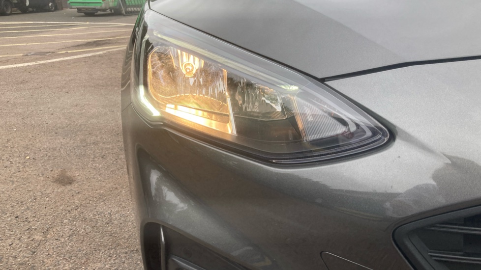Ford Focus 1.0 EcoBoost 125 ST-Line X 5dr Petrol Hatchback - Image 22