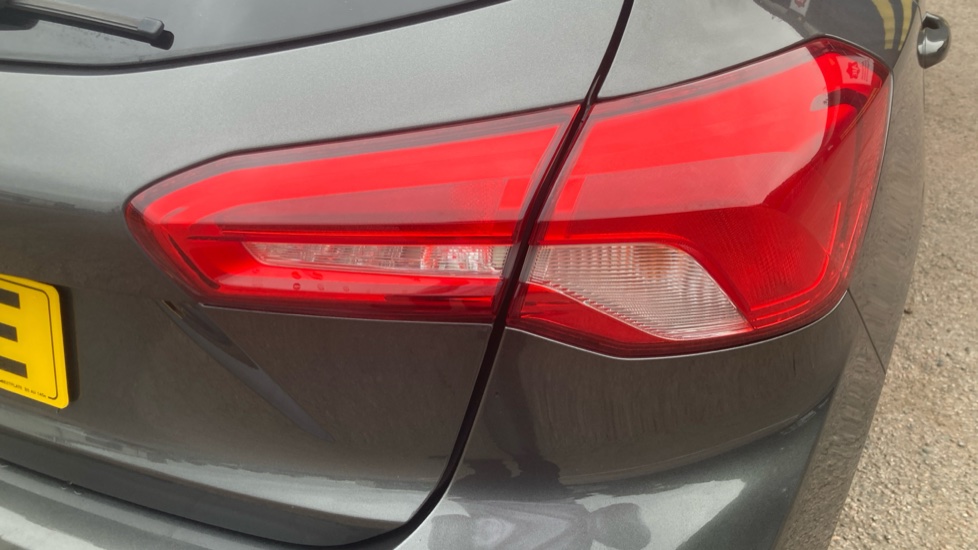 Ford Focus 1.0 EcoBoost 125 ST-Line X 5dr Petrol Hatchback - Image 31