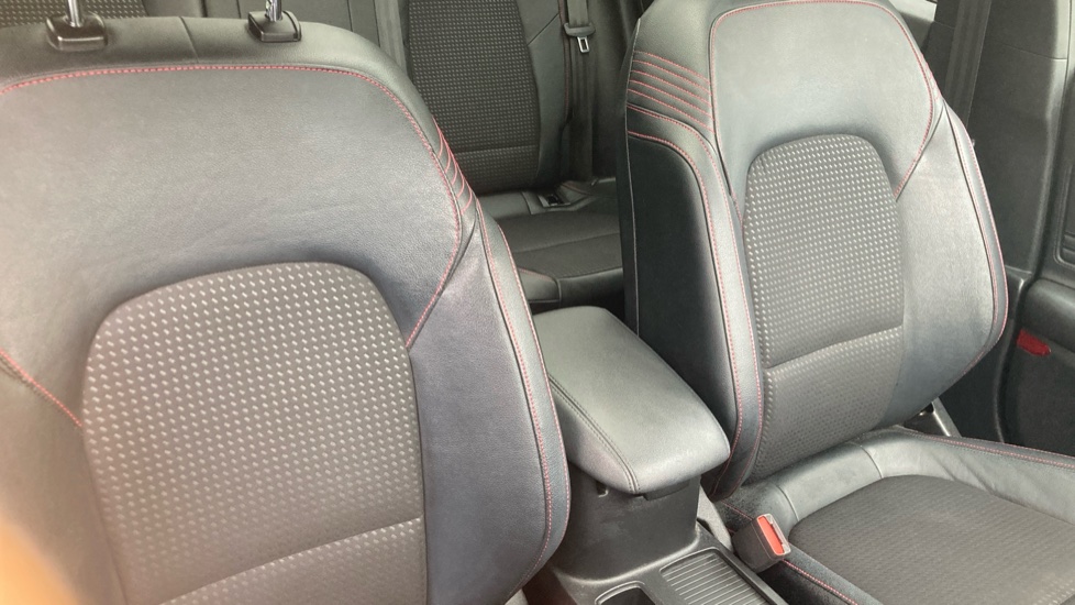 Ford Focus 1.0 EcoBoost 125 ST-Line X 5dr Petrol Hatchback - Image 37