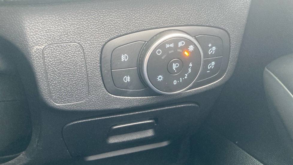 Ford Focus 1.0 EcoBoost 125 ST-Line X 5dr Petrol Hatchback - Image 40