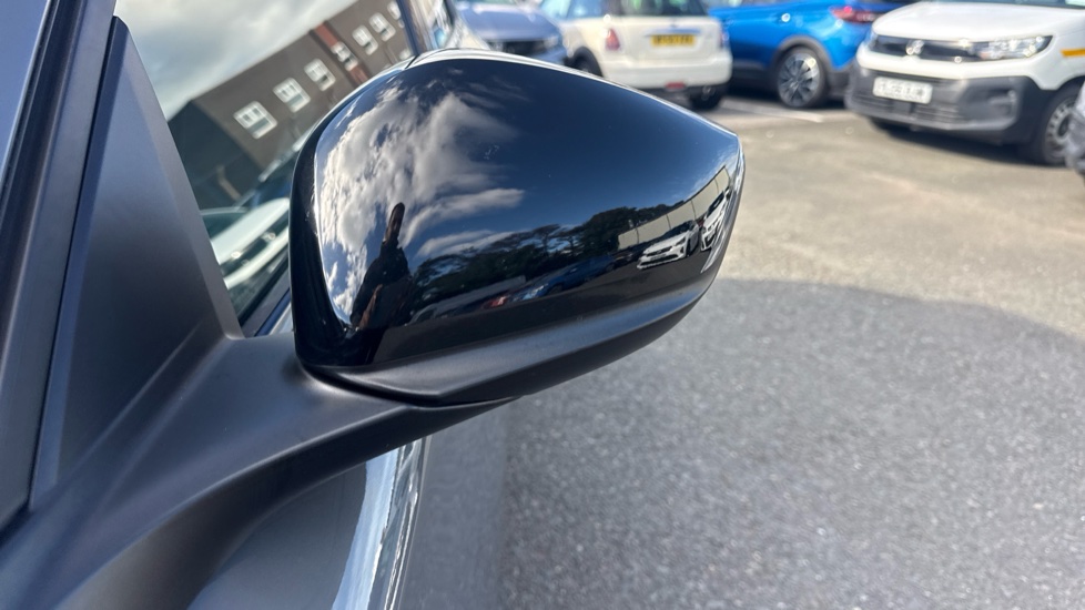 Peugeot 308 1.2 Hybrid 136 Allure 5dr e-DSC6 Petrol Hatchback - Image 23