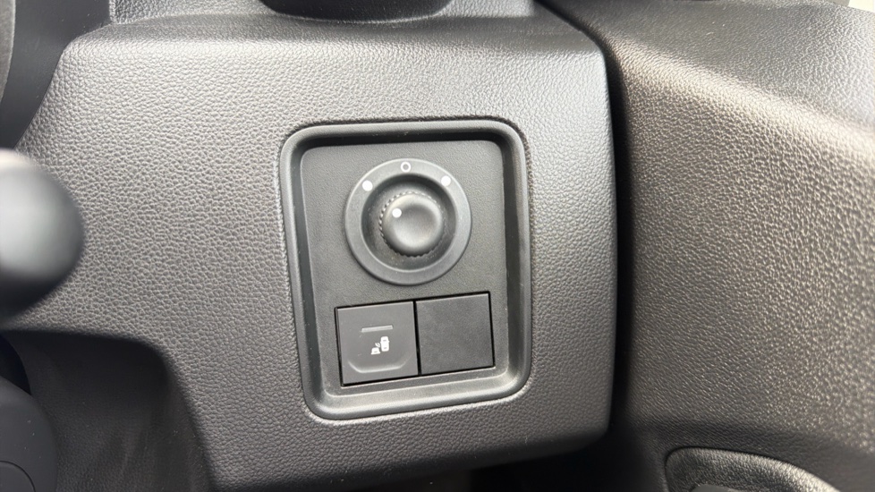 Dacia Duster 1.3 TCe 150 Prestige 5dr EDC Petrol Estate - Image 22