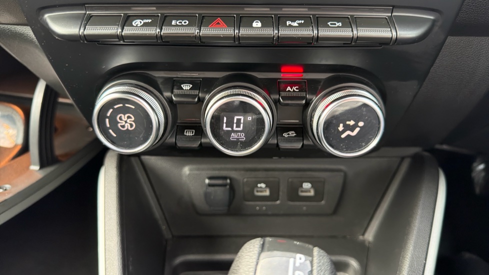 Dacia Duster 1.3 TCe 150 Prestige 5dr EDC Petrol Estate - Image 34