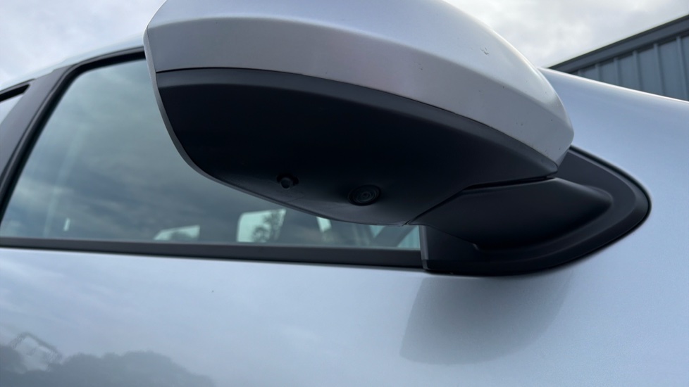 Dacia Duster 1.3 TCe 150 Prestige 5dr EDC Petrol Estate - Image 39