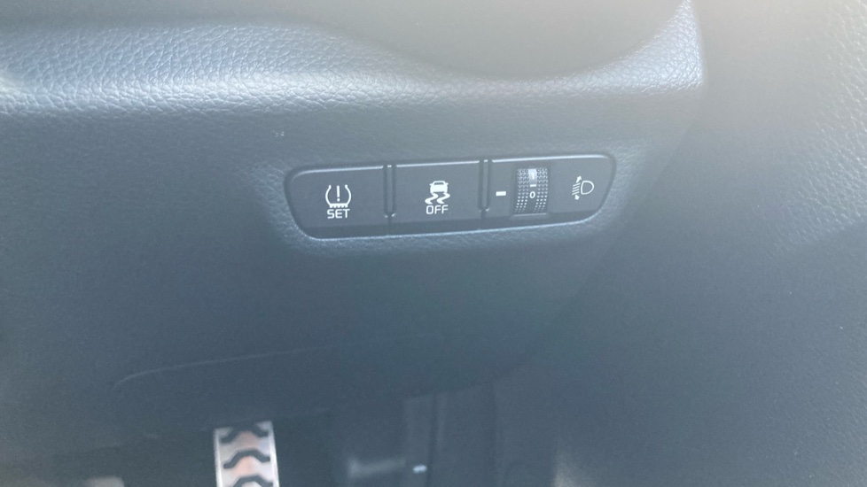 Kia Picanto 1.0 X-Line S 5dr Auto Petrol Hatchback - Image 40