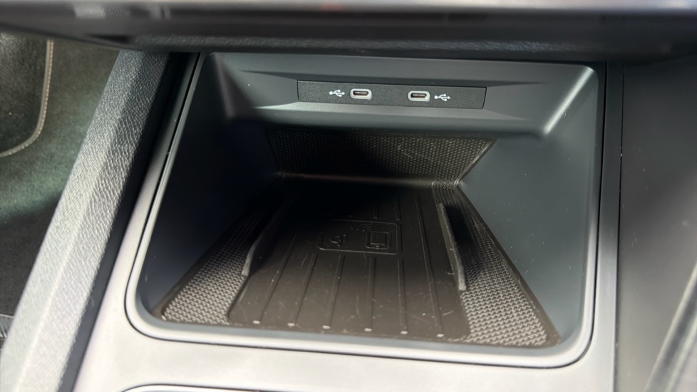 CUPRA Formentor 1.4 eHybrid 204 V1 5dr DSG Estate - Image 36
