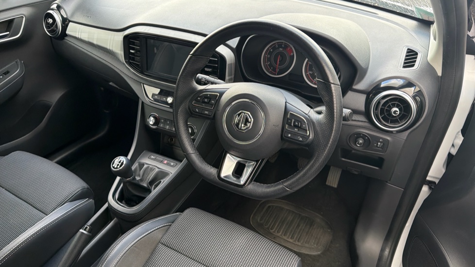 MG MG3 1.5 VTi-TECH Exclusive 5dr [Navigation] Petrol Hatchback - Image 11