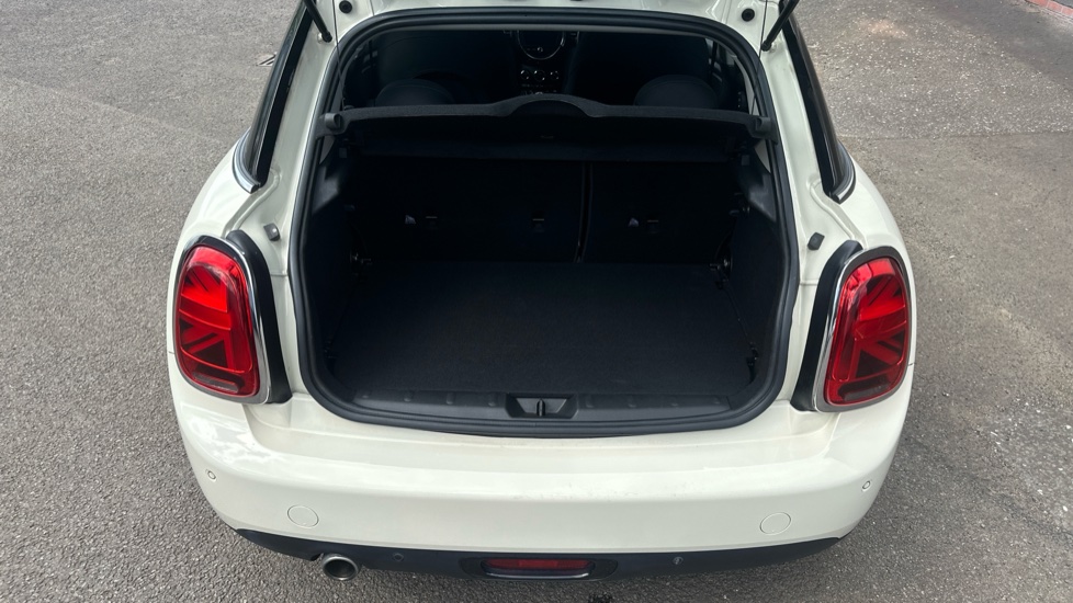 MINI Hatchback 1.5 Cooper II 5dr Petrol Hatchback - Image 4