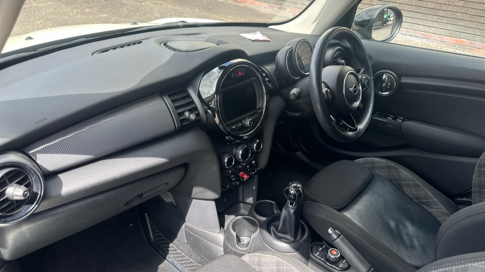 MINI Hatchback 1.5 Cooper II 5dr Petrol Hatchback - Image 9