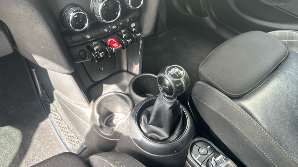 MINI Hatchback 1.5 Cooper II 5dr Petrol Hatchback - Image 13