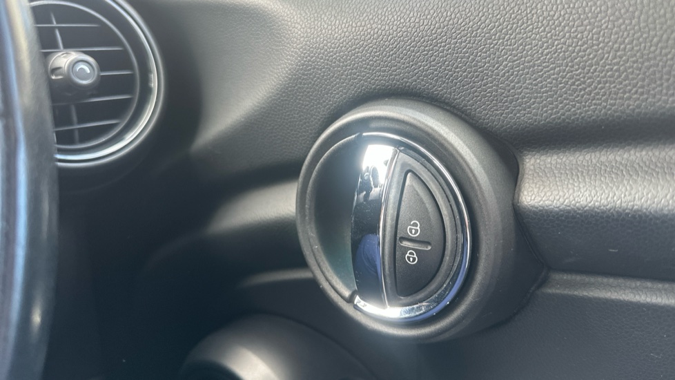 MINI Hatchback 1.5 Cooper II 5dr Petrol Hatchback - Image 21