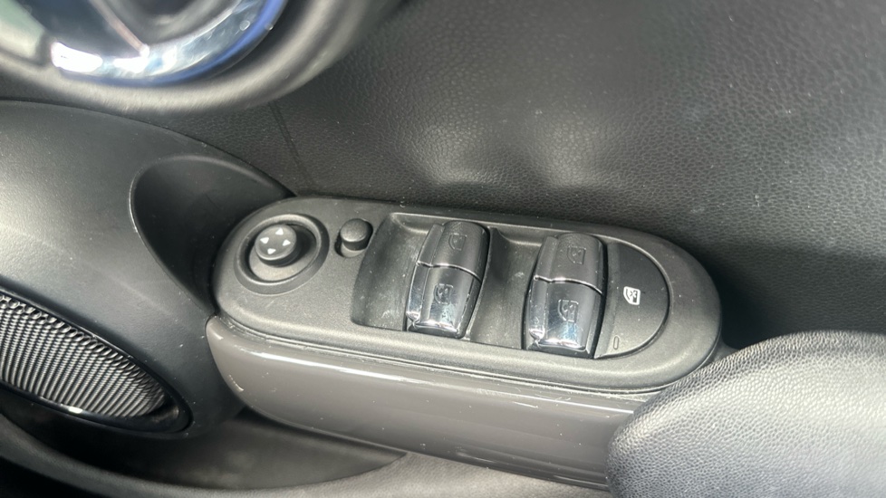 MINI Hatchback 1.5 Cooper II 5dr Petrol Hatchback - Image 22