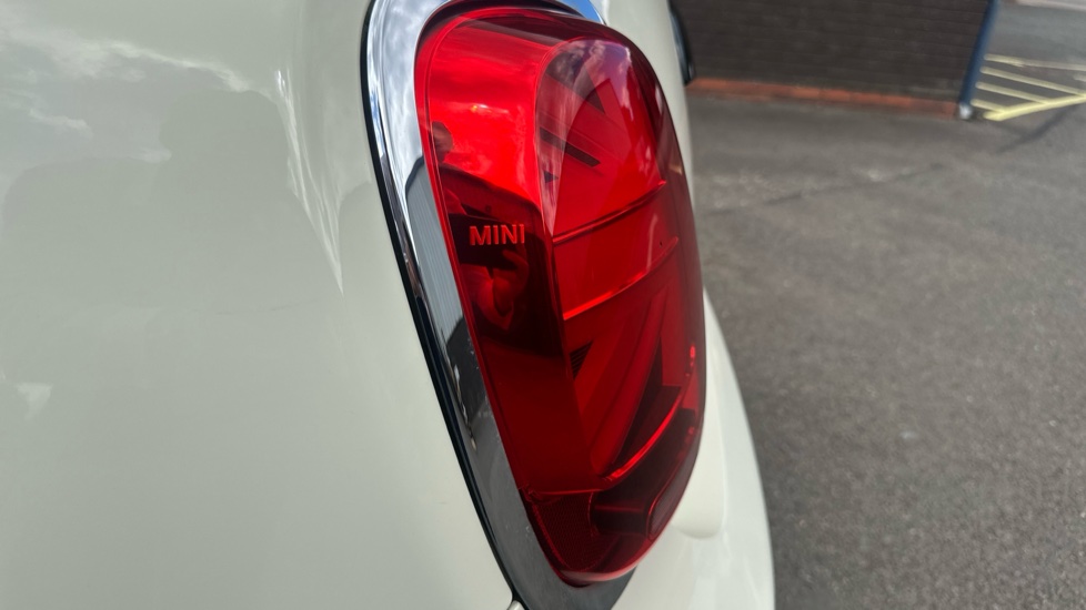 MINI Hatchback 1.5 Cooper II 5dr Petrol Hatchback - Image 44