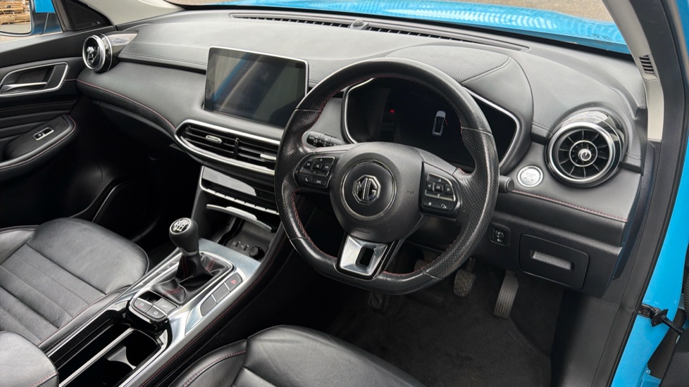 MG HS 1.5 T-GDI Trophy 5dr Petrol Hatchback - Image 11
