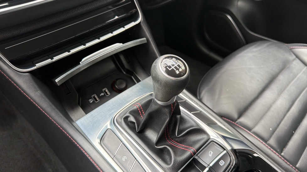 MG HS 1.5 T-GDI Trophy 5dr Petrol Hatchback - Image 13